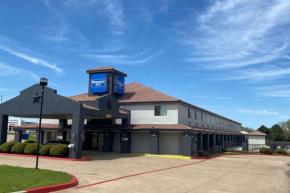 Hotels in Erath